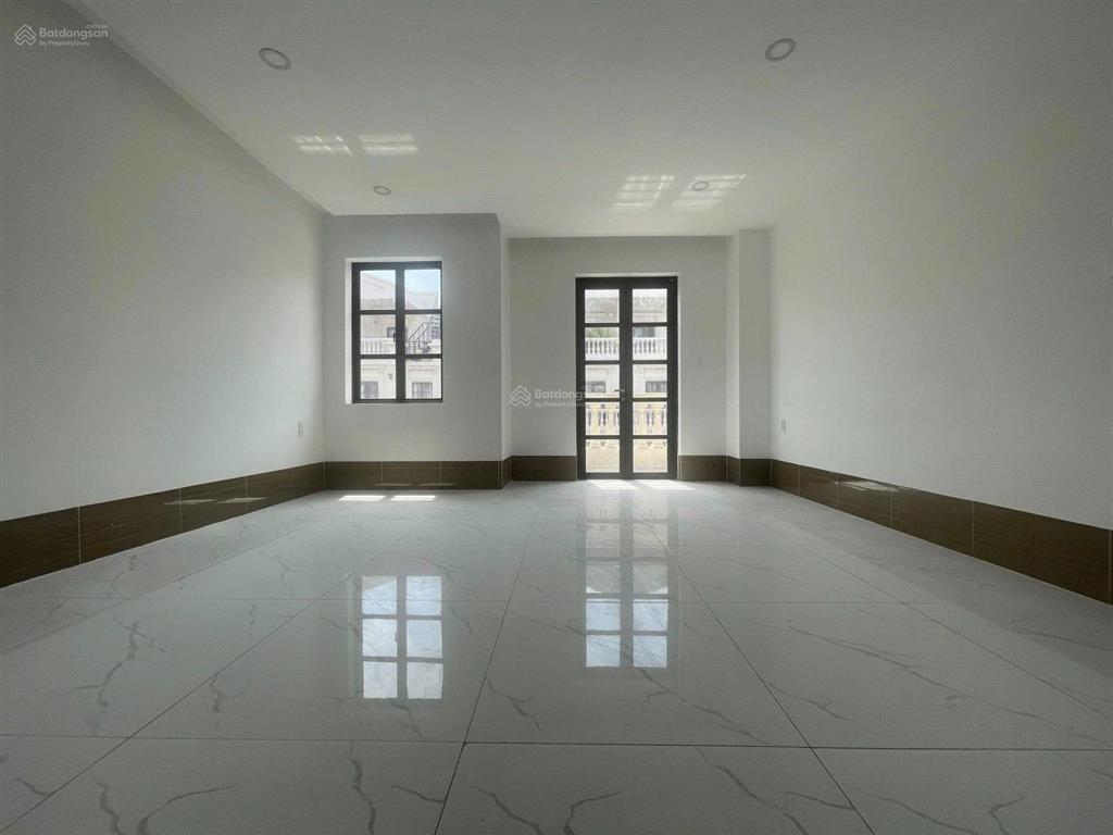 Cho thuê nhà mặt tiền nguyễn văn lượng giá 60 triệu/tháng. 0985 323 ***