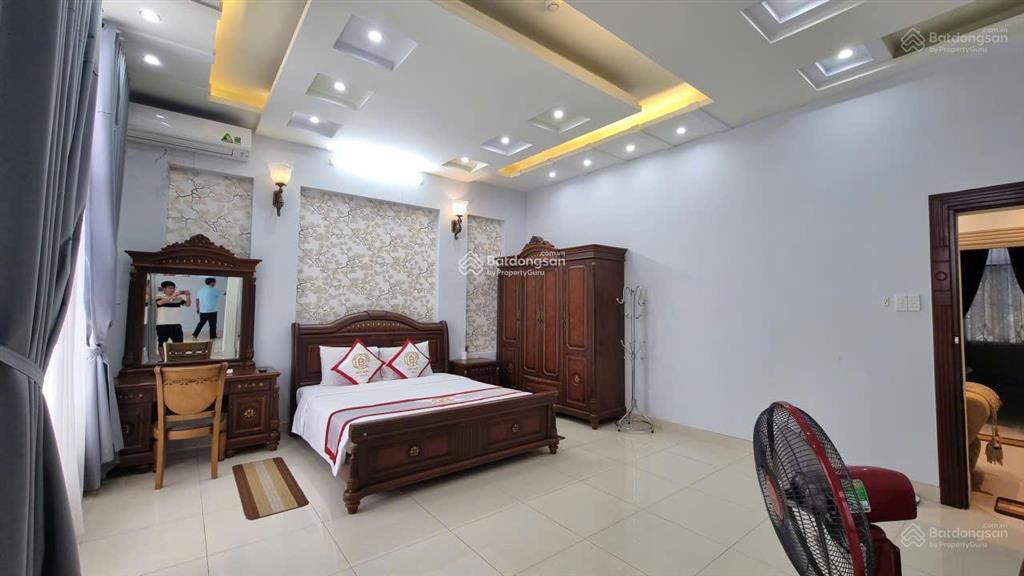 Bán biệt thự gần biển dt 211m2  mặt tiền văn cao  phường 2  vũng tàu  giá 20 tỷ tl