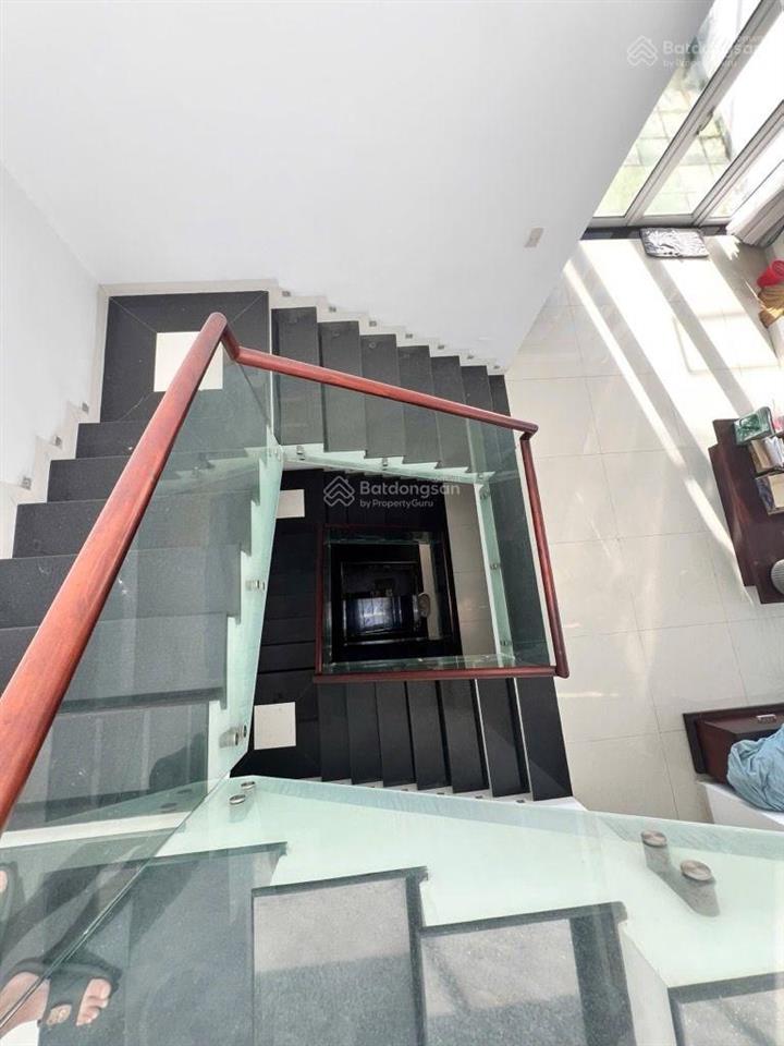 Biệt thự vườn làng tăng phú, 4 tầng, 169m2, 6pn + hầm để xe, khu vip tăng nhơn phú. chỉ 18 tỷ tl.