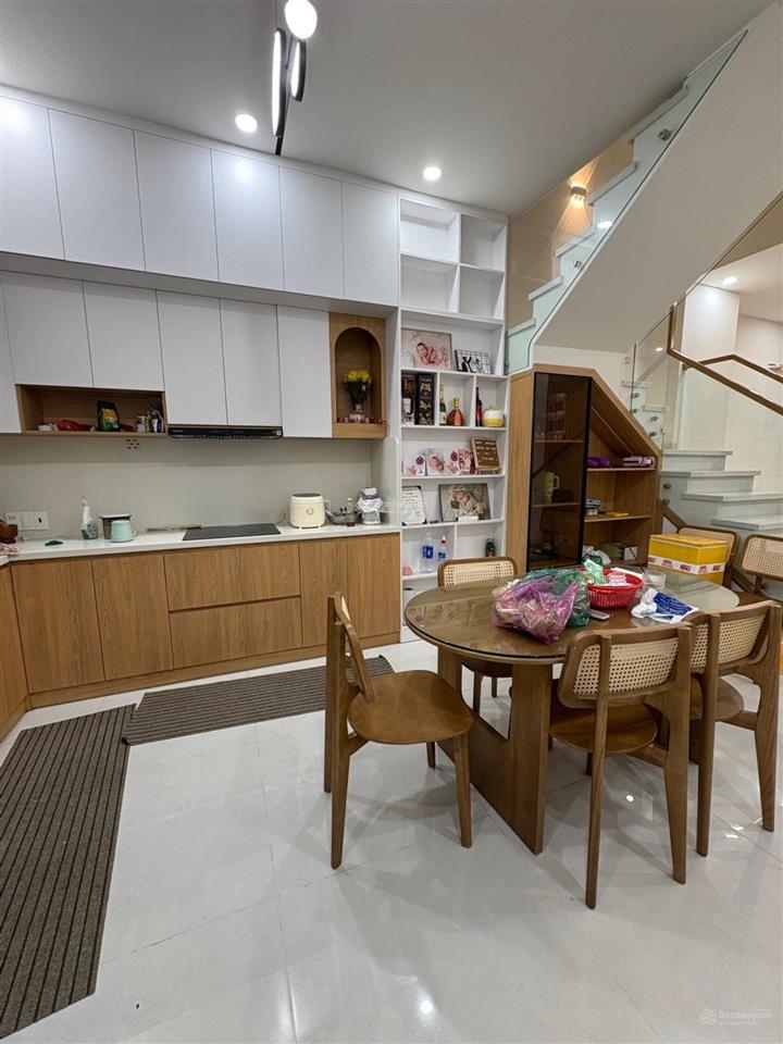 Nhà mới 3 tầng, 60m2, hxh 5m bưng ông thoàn, long trường, quận 9. tặng nội thất. chỉ 6.7 tỷ tl