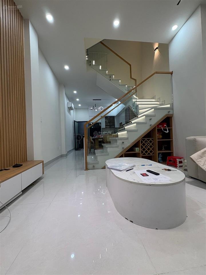 Nhà mới 3 tầng, 60m2, hxh 5m bưng ông thoàn, long trường, quận 9. tặng nội thất. chỉ 6.7 tỷ tl