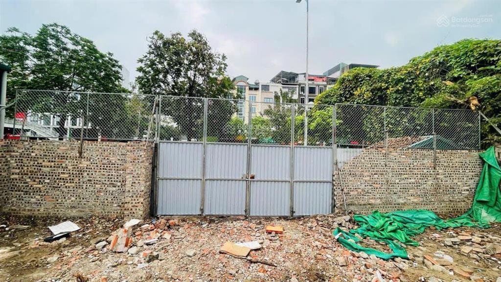 300m đất mặt đường nguyễn văn huyên chỉ 95 tỷ