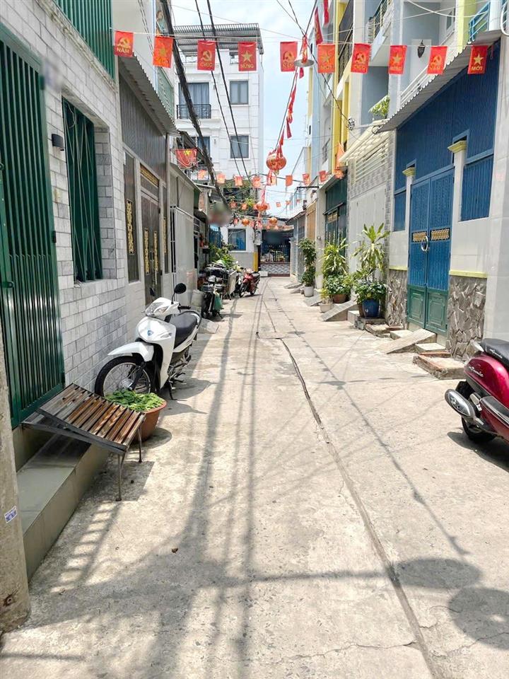 Nhà hẻm 126 bùi minh trực p5q8
