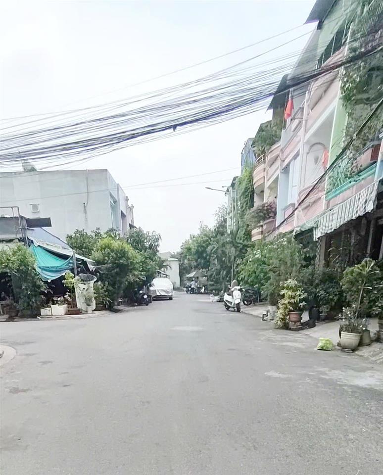 Nhà mt đường 139 bùi minh trực, p5, q8