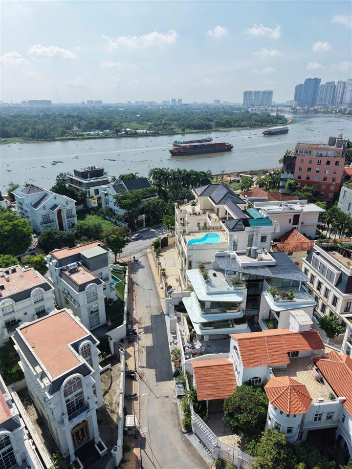 Dinh thự biểu tượng, dinh thự ngang 17.5m đẹp nguyễn văn hưởng chào bán giá 250 tỷ