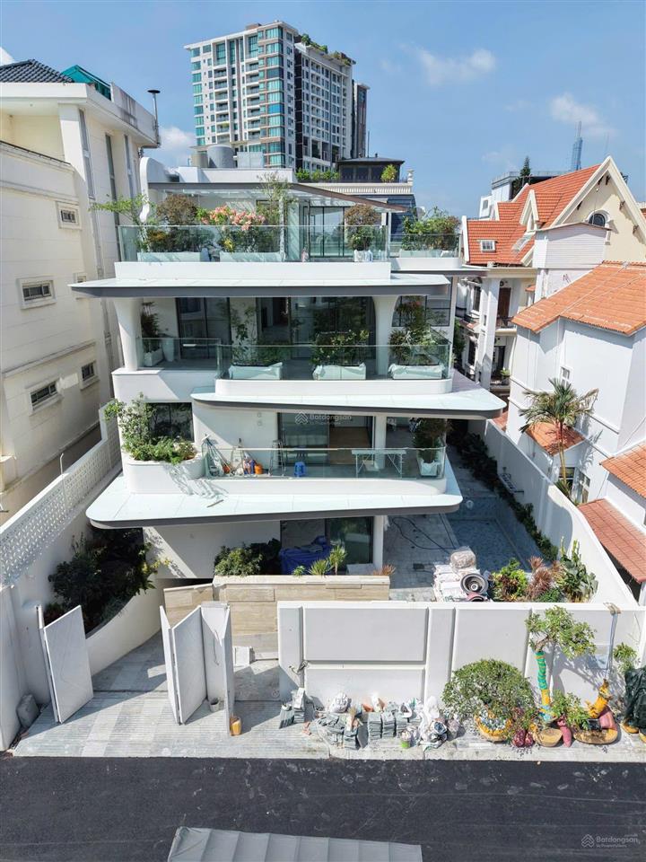 Dinh thự biểu tượng, dinh thự ngang 17.5m đẹp nguyễn văn hưởng chào bán giá 250 tỷ