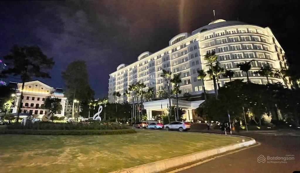 Park hyatt khách sạn mt hai bà trưng  hầm + 8 tầng  bán nhanh chỉ 195 tỷ  dòng tiền 400tr