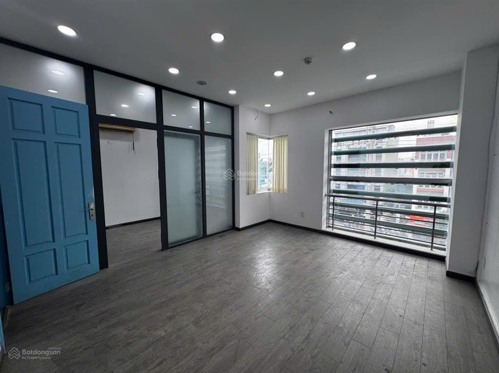 Kèo bắt đáy building bề ngang 6.6m có hầm + thang máy, mt phan xích long chỉ còn 35 tỷ.