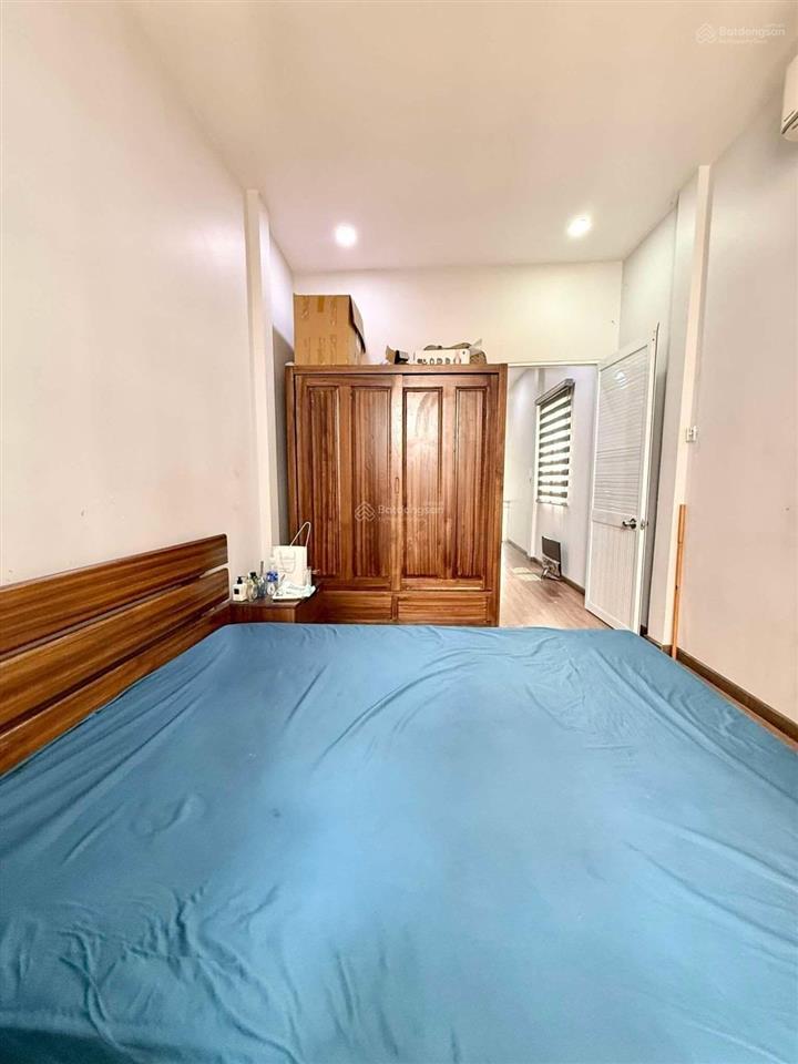 Hẻm ô tô 5m nguyễn cảnh chân quận 1  dt 36m2/31 3 tầng, cách mt 1 trục 20m.