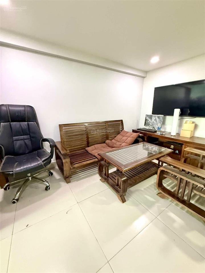 Hẻm ô tô 5m nguyễn cảnh chân quận 1  dt 36m2/31 3 tầng, cách mt 1 trục 20m.