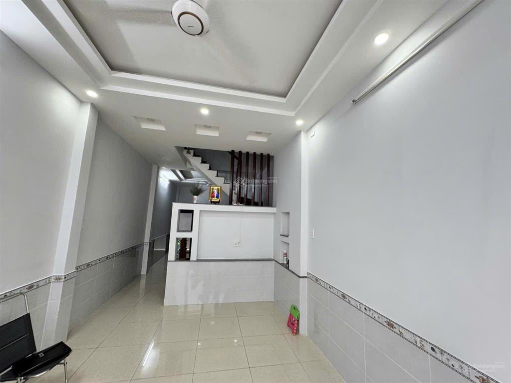 Khu lữ gia giáp quận 10, dt 55m2 ngang gần 4m, hẻm sạch 4m