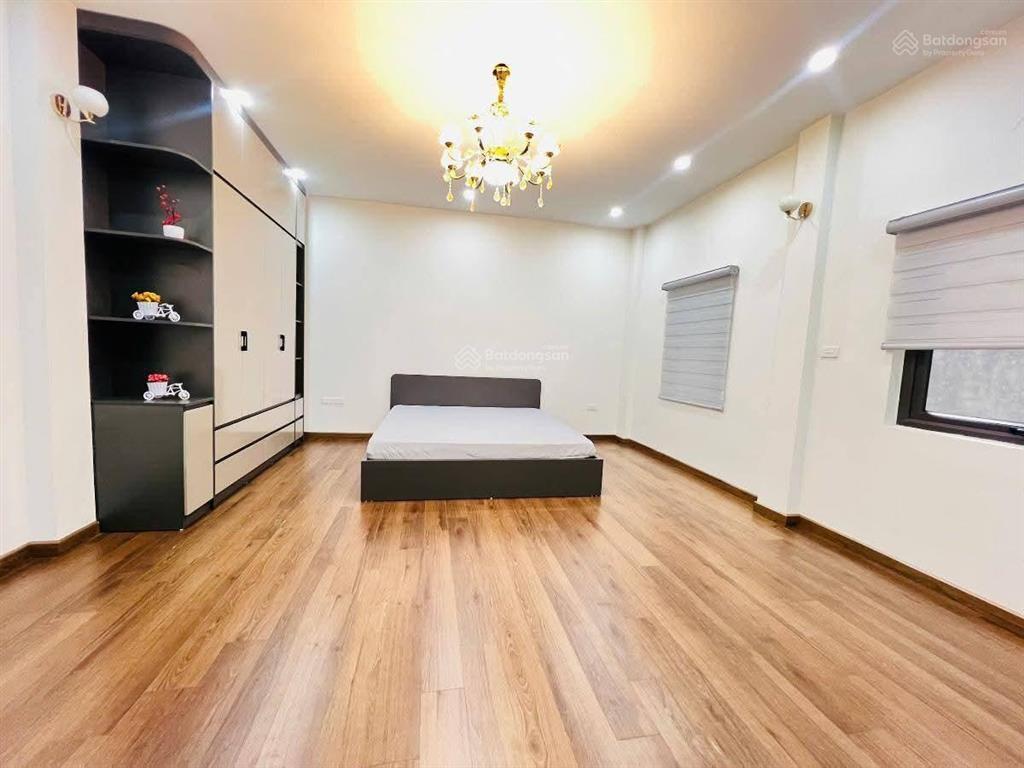 Chị gái cần bán căn nhà phố giáp nhị, thịnh liệt36m2x4t, cách phố chỉ 1giá 7.75 tỷ.