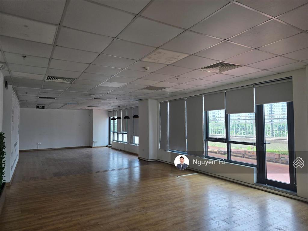 Bql cho thuê văn phòng sun square lê đức thọ. diện tích 370m2 sẵn nội thất (cắt lẻ)  0974 024 ***