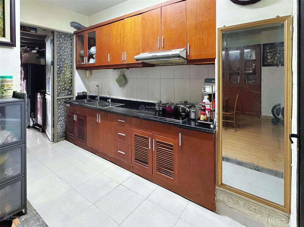 Bán căn hộ 94m2 chính chủ sẵn sổ. do chuyển chỗ khác sinh sống