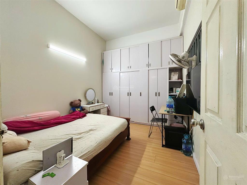 Bán căn hộ 94m2 chính chủ sẵn sổ. do chuyển chỗ khác sinh sống