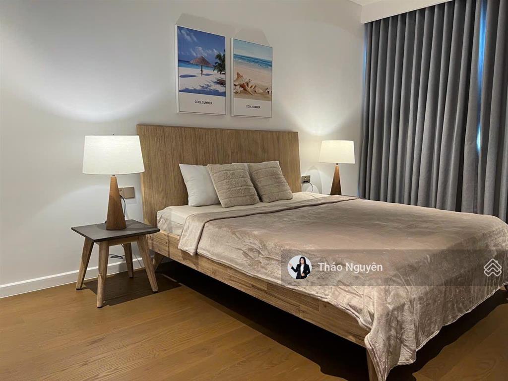 Cho thuê căn hộ the crest 2 phòng ngủ, 1 phòng làm việc, trống, sẵn nội thất, xin ở ngay