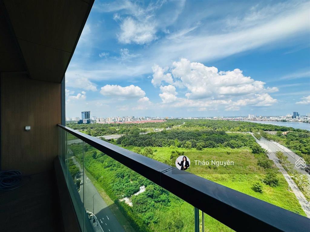 Cho thuê căn hộ 3 phòng ngủ tầng cao view sông cove residences | empire city