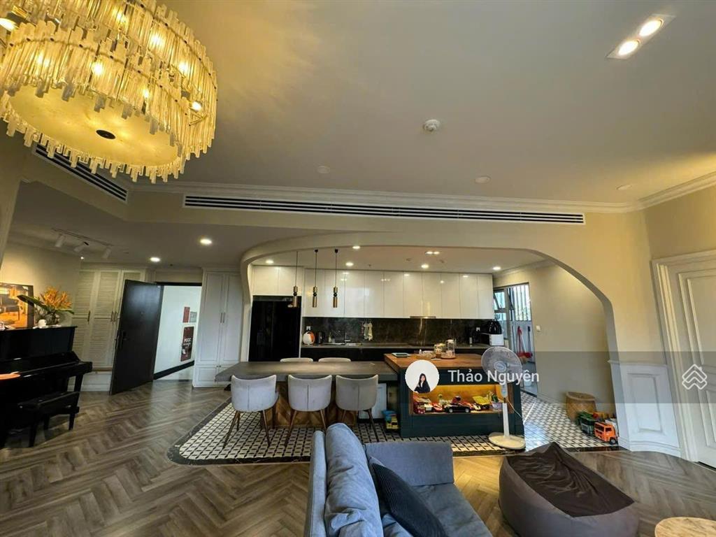 Cho thuê 3 phòng ngủ full nội thất đẹp empire city