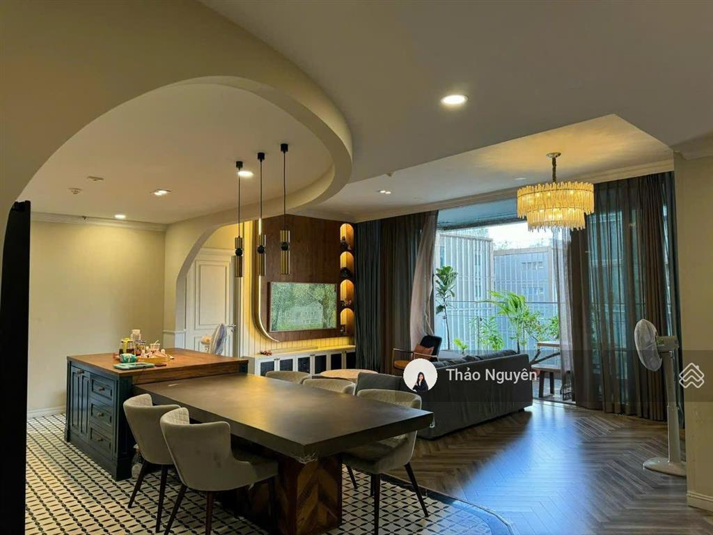 Cho thuê 3 phòng ngủ full nội thất đẹp empire city