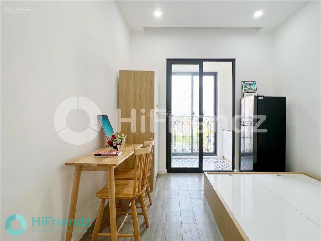 Cho thuê 1pn tách bếp ban công riêng máy giặt riêng thang máy hầm xe lý phục man q7 full nội thất