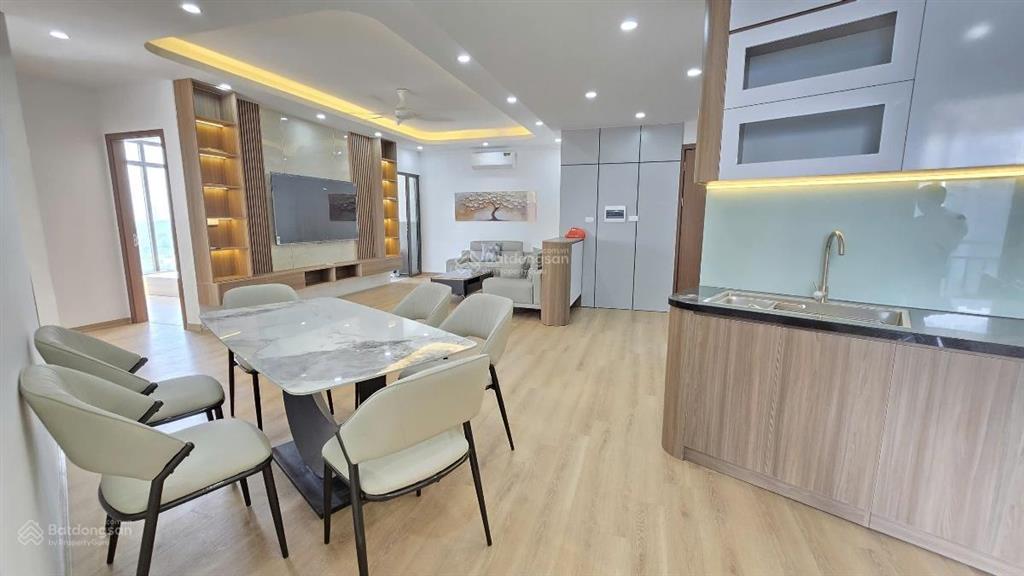 Giá quá tốt cho chcc 111m² kđt mễ trì thượng  lô góc tầng 19  3pn siêu rộng