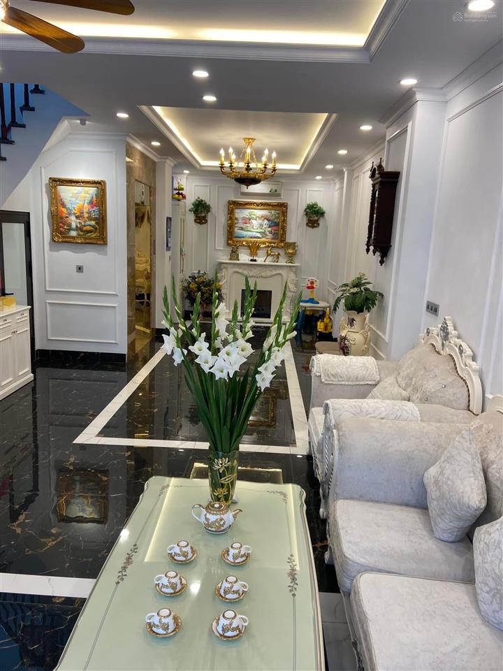 Hơn 4x tỷ liền kề trục chính 90 nguyễn tuân  thanh xuân, vị trí hiếm có kd ngày đêm. 0988 138 ***