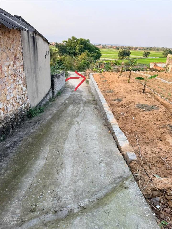 Một lô đất cực hiếm đầu tư là có lãi.ở văn phong châu cầu (phù lãng)  quế võ tỉnh bắc ninh