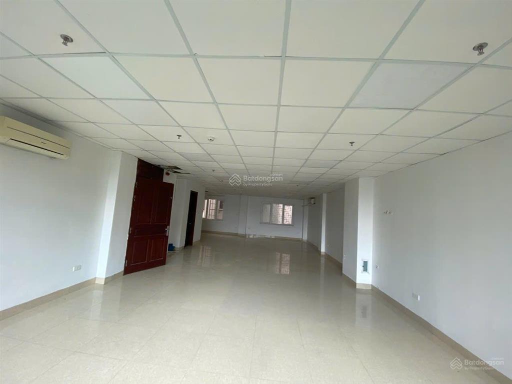 Chính chủ cho thuê sàn văn phòng đẹp ô tô đỗ cửa  115m² thông sàn | full tiện ích!