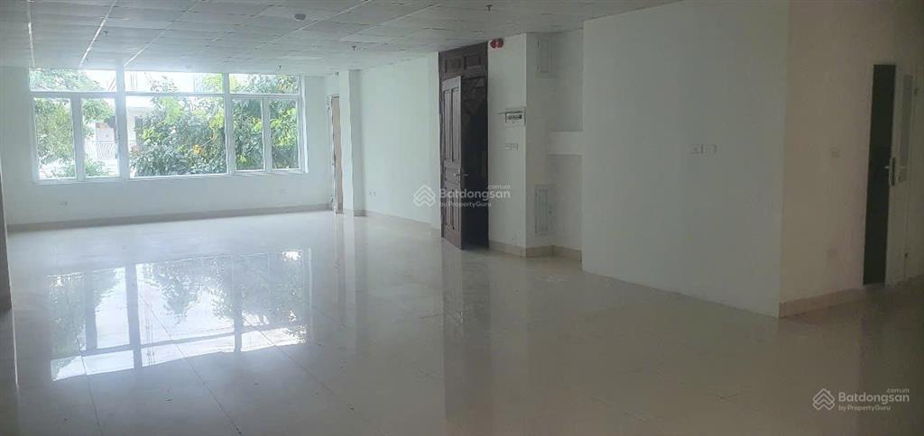 Chính chủ cho thuê sàn văn phòng đẹp ô tô đỗ cửa  115m² thông sàn | full tiện ích!