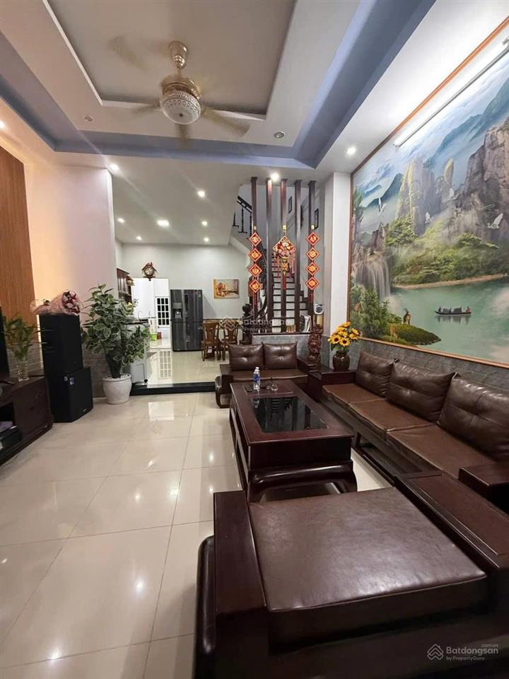 Mình chính chủ cần bán nhà 3 tầng đường hoà an 9  full nội thất chỉ sách vali vô ở. dt  4.5x15