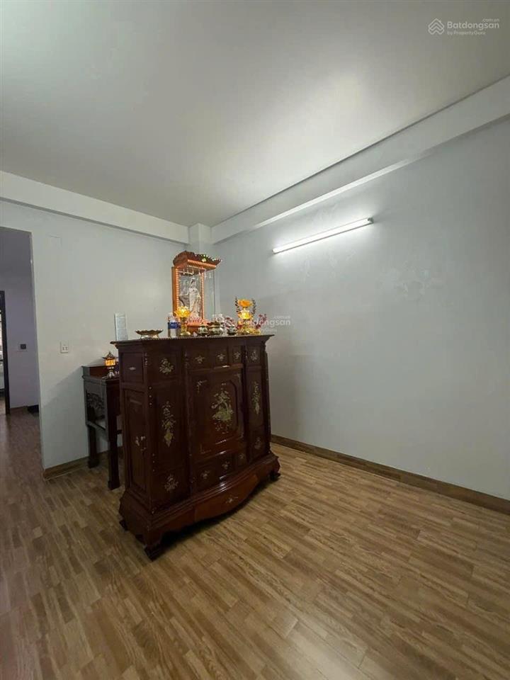 Mình chính chủ cần bán nhà 3 tầng đường hoà an 9  full nội thất chỉ sách vali vô ở. dt  4.5x15