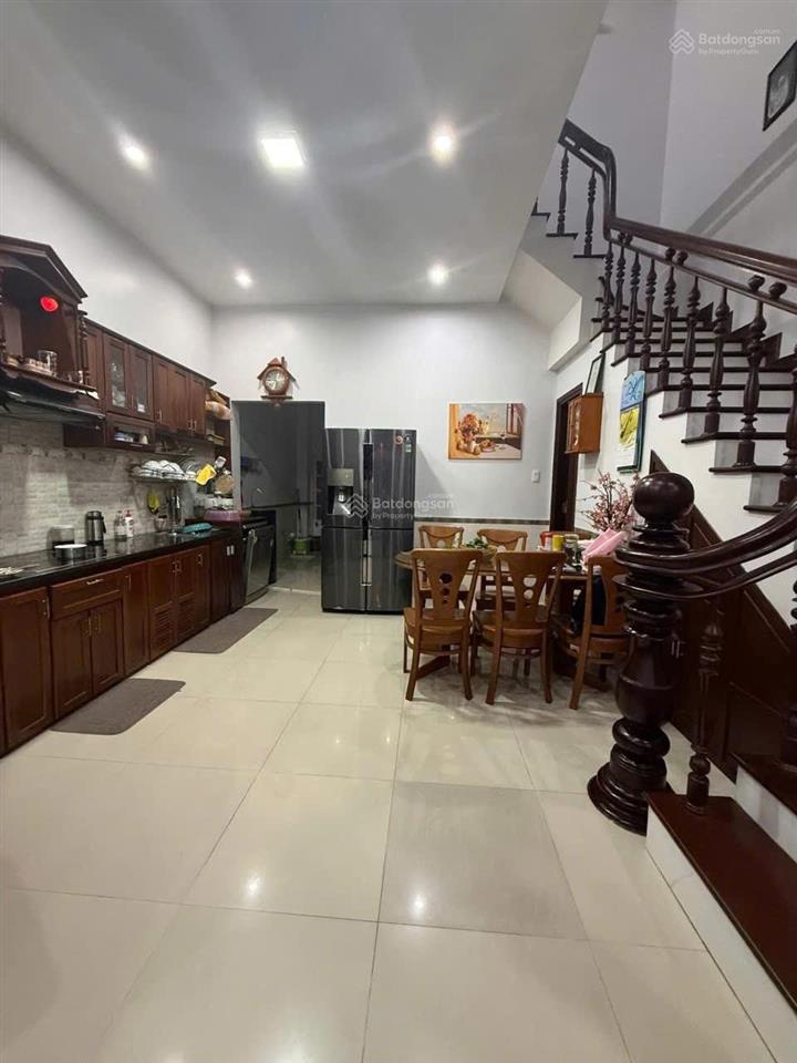 Mình chính chủ cần bán nhà 3 tầng đường hoà an 9  full nội thất chỉ sách vali vô ở. dt  4.5x15