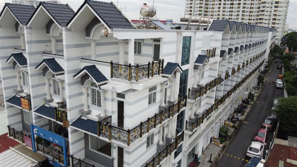 Nhà phố phú định quận 8  pearl reverside đang dần hình thành rồi ạ