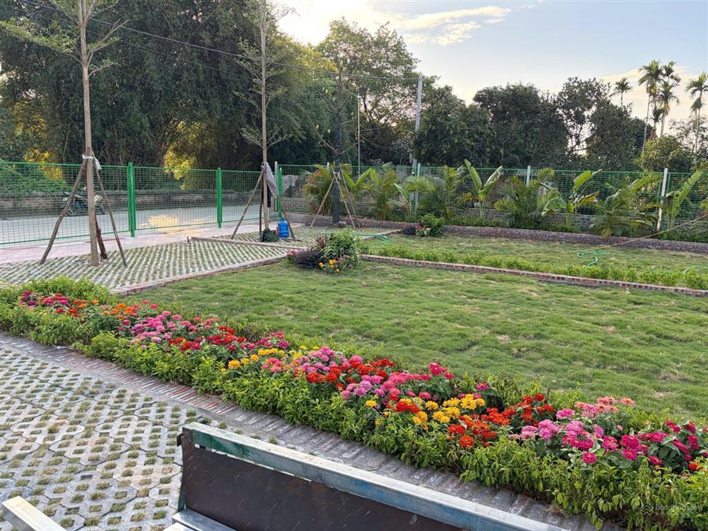 Đất chính chủ sát chợ hòa lạc đối diện cổng đhqg, 200m ra ql21. vị trí duy nhất không có lô thứ 2