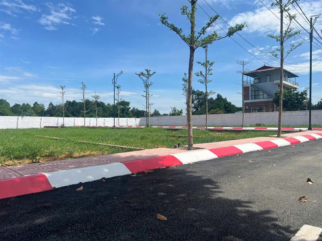 100m2 đường thông ôtô tránh cổ đông. 160m ra trục hồ tâyba vì. giá thấp hơn mặt bằng khu vực 400tr
