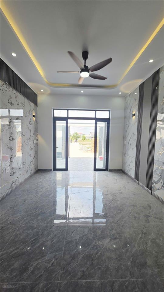 Bán nhà lầu full thổ cư sổ riêng 100m2