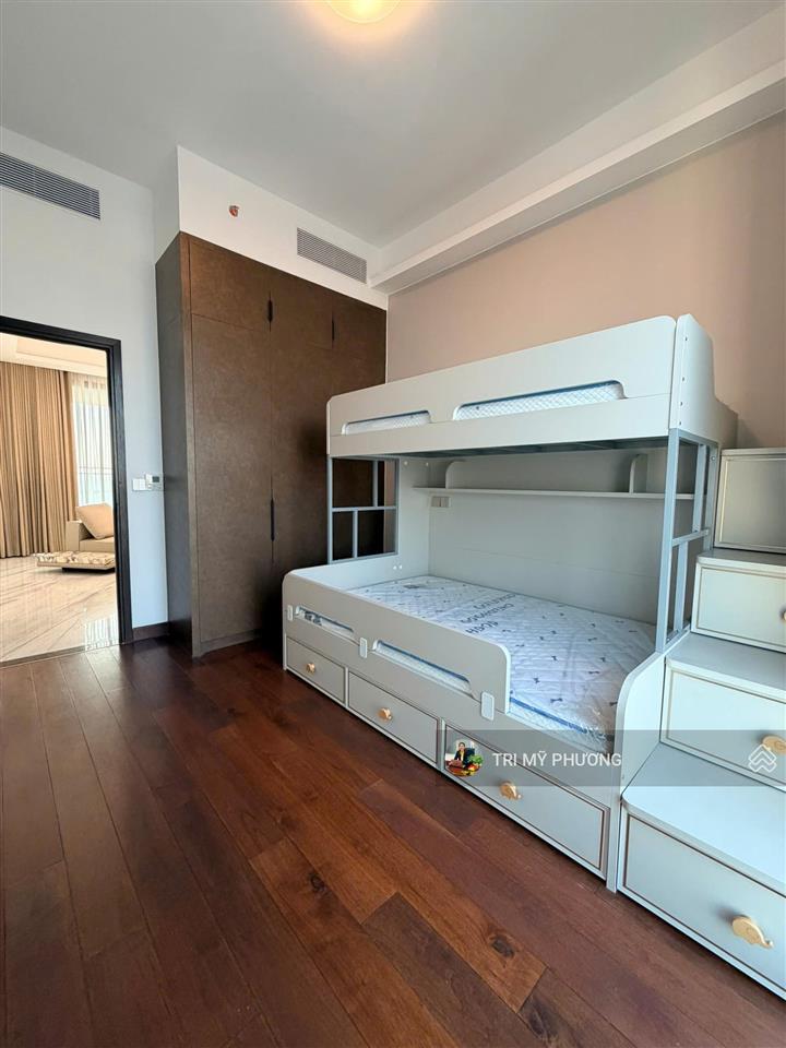 Cho thuê define capitaland  căn 4pn  rộng 325m²  thang máy riêng  view siêu đẹp, private luxury