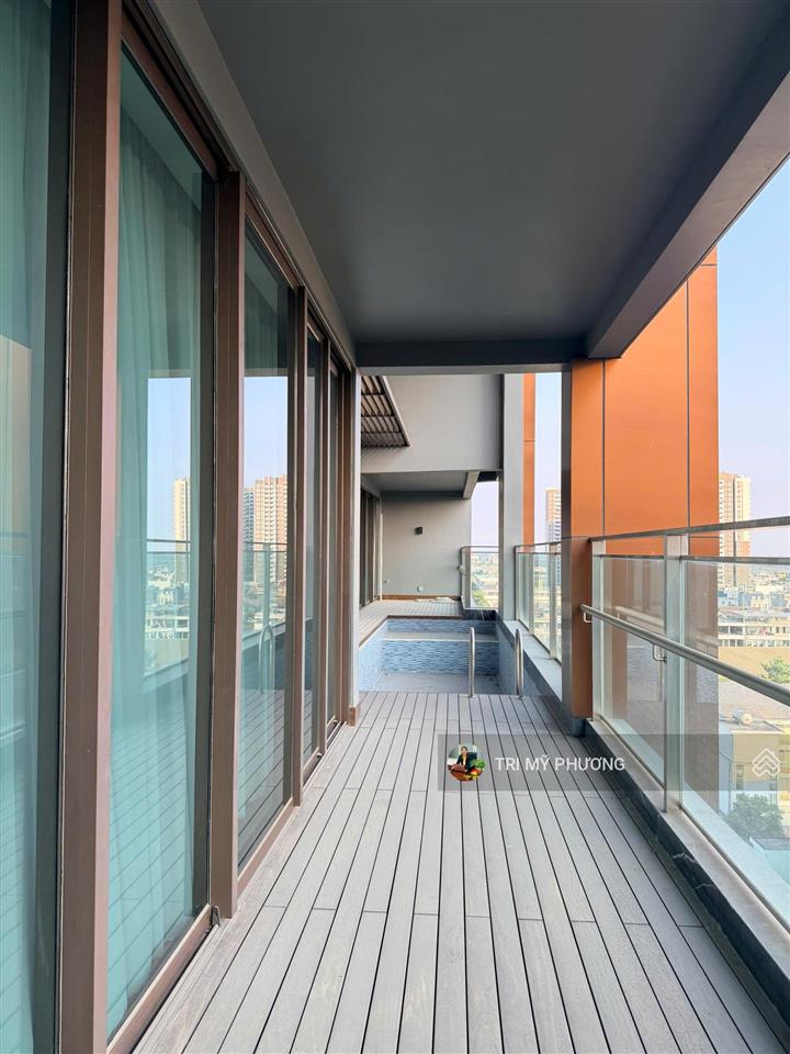 Cho thuê define capitaland  căn 4pn  rộng 325m²  thang máy riêng  view siêu đẹp, private luxury