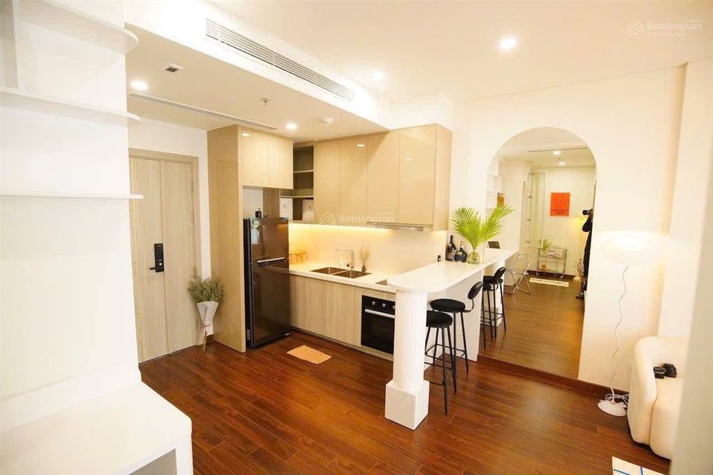 Chính chủ cần bán căn 2pn 54m2 tòa s205 tầng 1608a vinhomes smart .giá 4 tỷ bao phí