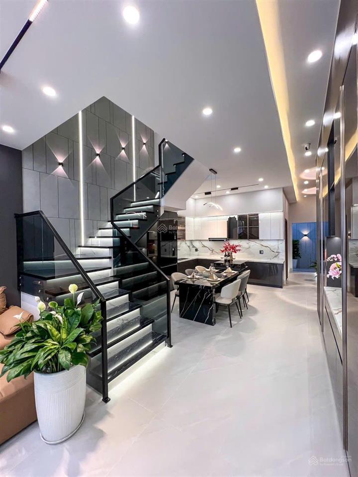 Siêu phẩm mới nhà 2 lầu hiện đại nội thất cao cấp đường d14 kdc hồng loan giá 6 tỷ 100