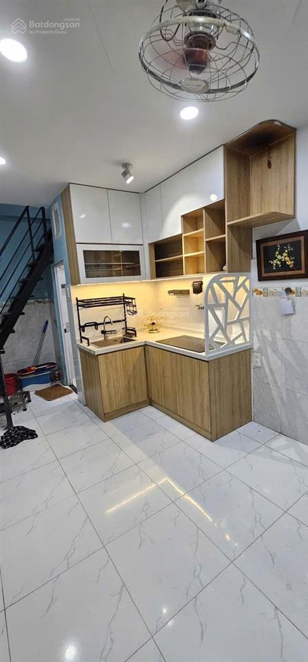 Tôi chính chủ cần bán nhà quận 11 hxh lạc long quân 2 pn chỉ 2,99 tỷ
