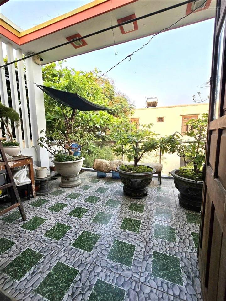 Đối diện chợ phú lộc  mặt tiền 5.5m, ở là lời  kinh doanh là hái tiền