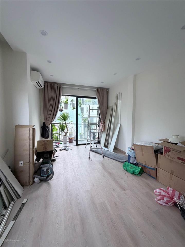 Nhà gần chợ cồn  giá 7.7 tỷ  nhanh tay nào chị em nhà mình ơi