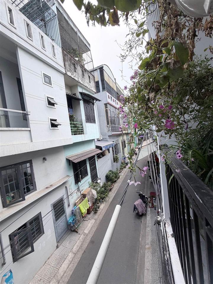 Nhà gần chợ cồn  giá 7.7 tỷ  nhanh tay nào chị em nhà mình ơi