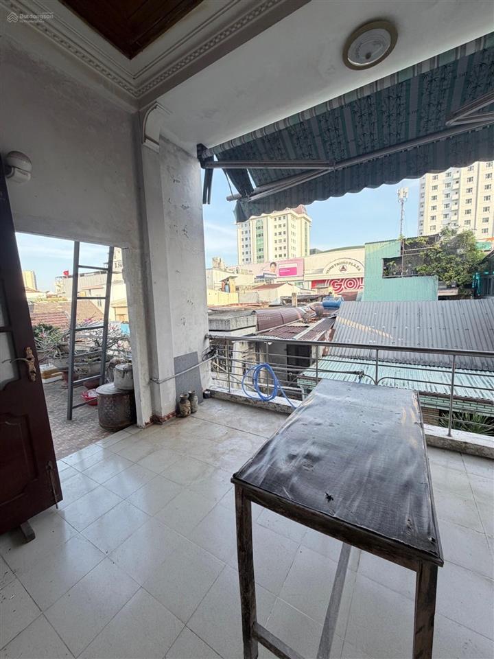 Nhà đẹp trung tâm đà nẵng  độ tiện nghi là khỏi bàn gì nửa  giá 7.45 tỷ mềm mại
