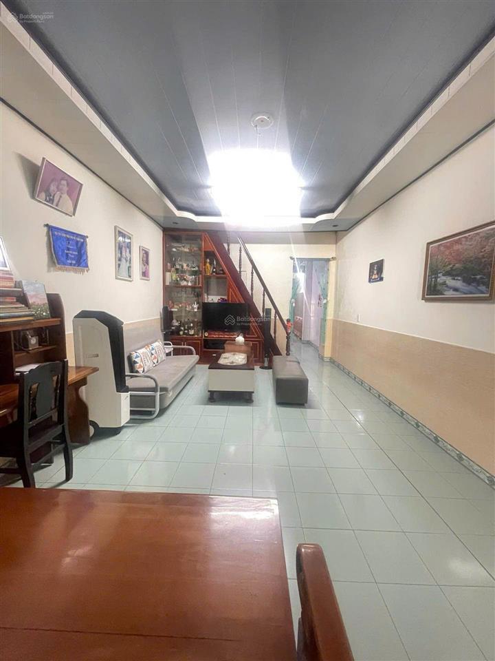 Cô tôi cần bán gấp căn nhà  khu vực hòa cường  giá 8.75 tỷ có thương lượng