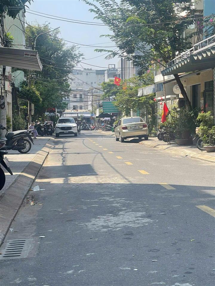 Cô tôi cần bán gấp căn nhà  khu vực hòa cường  giá 8.75 tỷ có thương lượng