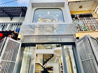 Nhà mới full nội thát ,có giếng trời thoáng mát .kết nối đường nguyễn văn công và nguyễn kiệm