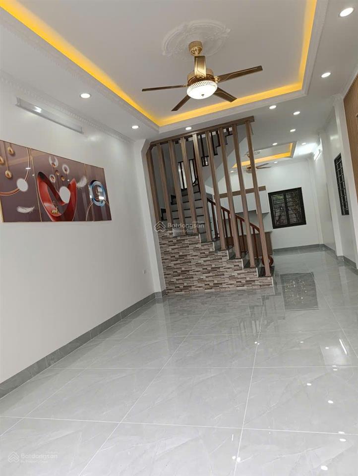 Nhà mới xây kính coong 4 tầng , xe 4 chỗ ngủ trong nhà giá chỉ 6,75 tỷ có thương lượng