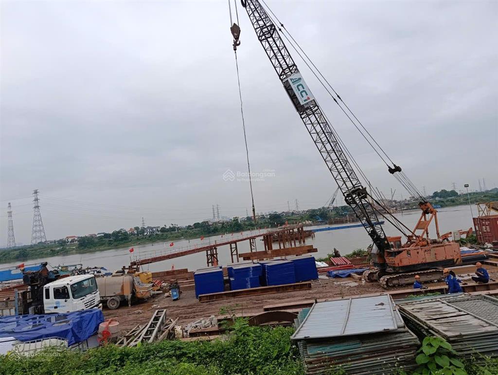 Nhà mới xây kính coong 4 tầng , xe 4 chỗ ngủ trong nhà giá chỉ 6,75 tỷ có thương lượng